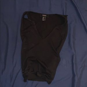 Black short sleeved crop top